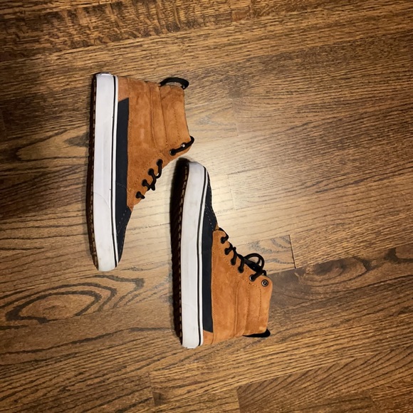 Vans “Duck boot” Sneaker in a men’s US8.5 main image 5
